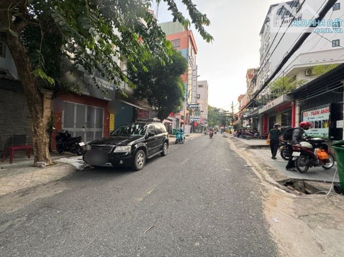 BÁN BIỆT THỰ ĐẲNG CẤP – 5 TẦNG – HỒ BƠI – THANG MÁY – GẦN CITYLAND PHAN VĂN TRỊ,  37,9 TỶ