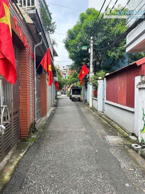 CHỢ THẠCH BÀN LÔ ĐẤT RỘNG 65M NGÕ THÔNG Ô TÔ GIÁ LOANH QUANH 10 TỶ