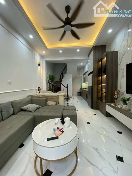 10m ra OTO tránh Ở Sướng 42m x 5t  phố Ngọc Thuỵ - Long Biên nhỉnh nhẹ 8ty có TL