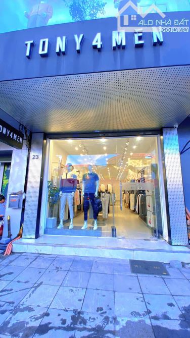Bán nhà Mặt phố, phố Cầu Giấy, quận Cầu Giấy, DT 46m2, giá 31.6 tỷ