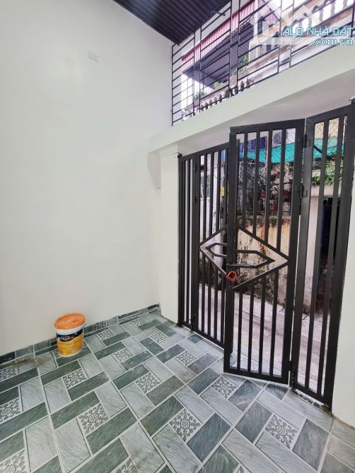 BÁN NHÀ TRẦN HUY LIỆU, SAU 1 NHÀ NGÕ Ô TÔ CHẠY THÔNG , 52M2, 2 TỶ 050 TRIỆU