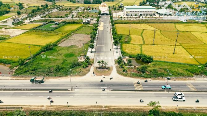 3 Lô nội bộ đối diện chợ Chiên Đàn ngay chợ phụ thuận tiện cho kinh doanh, đầu tư tốt