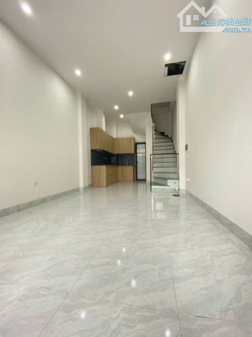 À ĐÂY RÔI, Ở Sướng Cách 1 nhà ra mặt phố, Ngọc Thuỵ Long Biên 30m x 5t giá chỉ 8.x tỷ
