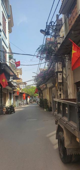 7.8 tỷ/121 M2/ 6.2 M tiền/ Mặt Phố Phù Khê Thượng