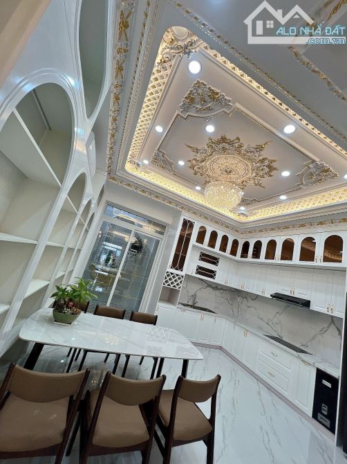 Bán 🏠 hẻm đẹp 4Tầng 95m² 8,790tỷ Đào tông Nguyên Nhà Bè