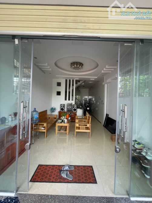 BÁN NHÀ SÂN CỔNG RIÊNG XÓM TRUNG, ĐƯỜNG VĂN CAO