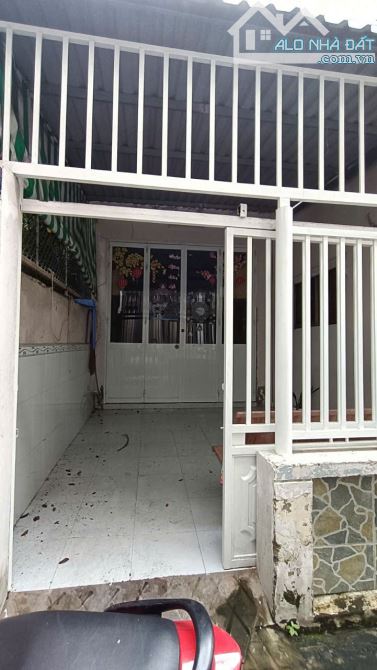 33. nhà 4 triệu 3 phòng ngủ gần trường Phan Ngọc Hiển