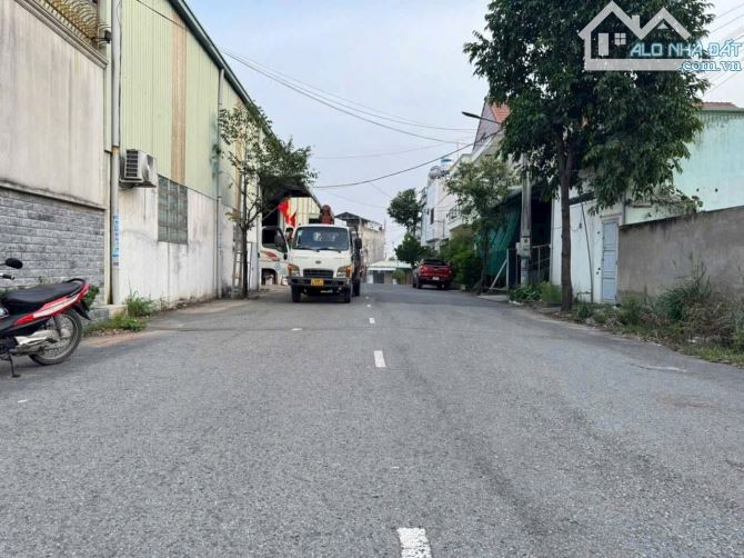 Bán nhà xuỏng hai mặt tiền trước sau kp3 p. Trảng Dài