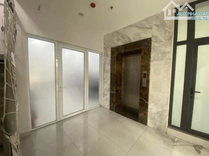 Cho thuê nhà mặt phố NGUYỄN THỊ ĐỊNH – CẦU GIẤY, 2 tầng, mặt tiền 12m, giá 100 triệu/tháng