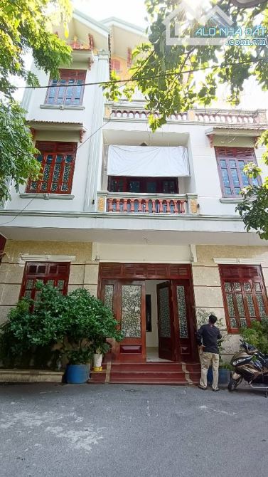 4.8 tỷ/80 M2/9.3 M tiền/4 tầng/ Kim Thiều / Hương Mạc.Ô tô Chánh