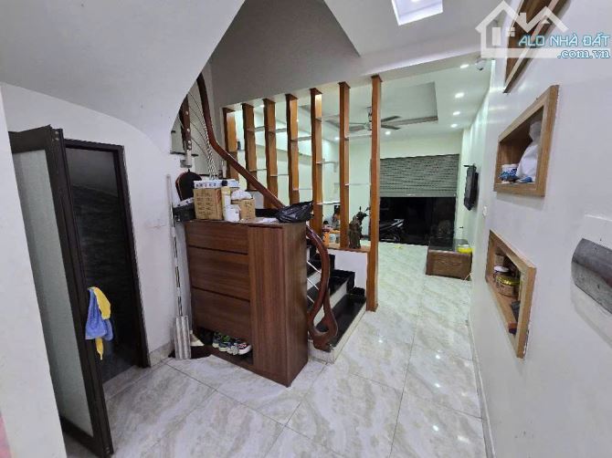 BÁN GẤP NHÀ RIÊNG HÀ ĐÔNG🏠80m² 4,5 tầng CHỈ 11,5 TỶ🚗 Ô TÔ QUA NHÀ- GẦN QUANG TRUNG