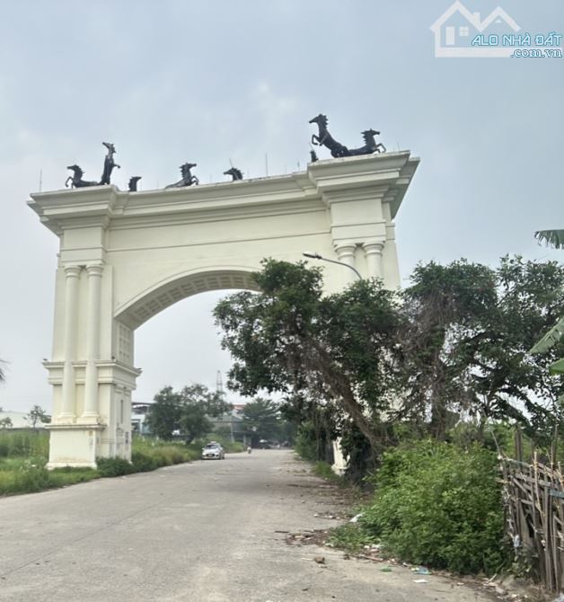 3.95 tỷ/78 M2/ 5 M tiền/ Hương Mạc .Từ Sơn/ Phân Lô