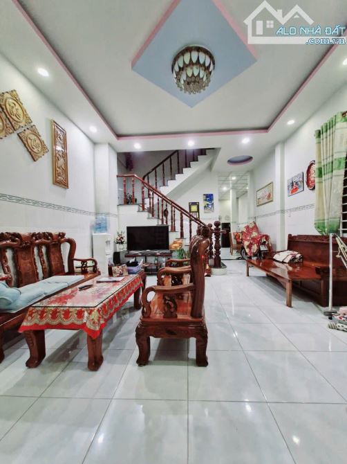 BÁN NHÀ TRỆT LẦU ĐƯỜNG DX005 PHÚ MỸ, DT 6×18M TC 80.GIÁ 3TỶ890