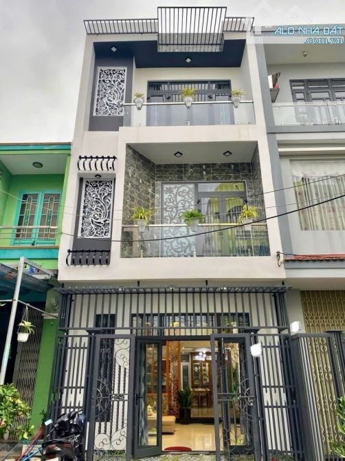 Cực hiếm! Nhà 3 tầng mới Đỗ Xuân Hợp, 79m2 - 4PN, đường 6m khu dân trí cao. Chỉ 7.5 tỷ