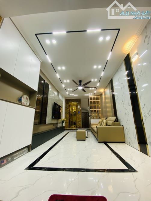 LÕI NGỌC THUỴ - 6 TẦNG THANG MÁY - FULL NỘI THẤT - 2 THOÁNG. Hơn 9 tỷ