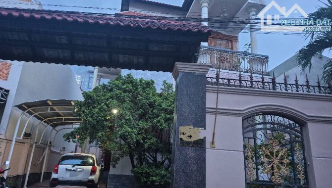 Giảm sốc 1,7 tỷ, chỉ còn 14 tỷ, Biệt thự 222m², 3 tầng, ngay KDC  SAVICO TAM BÌNH, THỦ ĐỨC