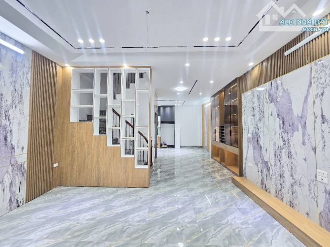 Trần Khát Chân – 55m² – 5 Tầng – MT 5.1m – Giá 13.5 Tỷ – Thanh Nhàn, Hai Bà Trưng.