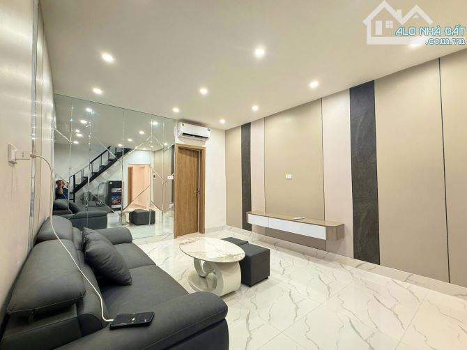 Bán căn hộ tập thể Nghĩa Tân 80m 3 ngủ Ở sướng giá mềm
