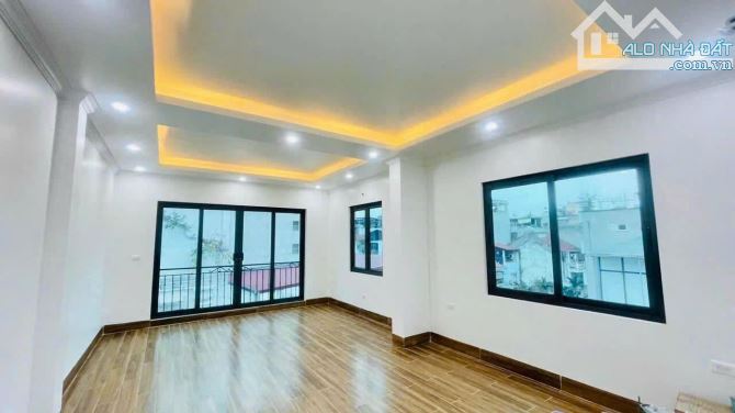Cho thuê nhà 55m2*7 tầng Thang Máy ngõ 68 Cầu Giấy