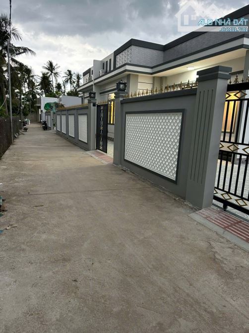 NHÀ 320M2 PHÚ KHƯƠNG HẺM XE 7 CHỖ GẦN ĐƯỜNG NGUYỄN VĂN TRUNG