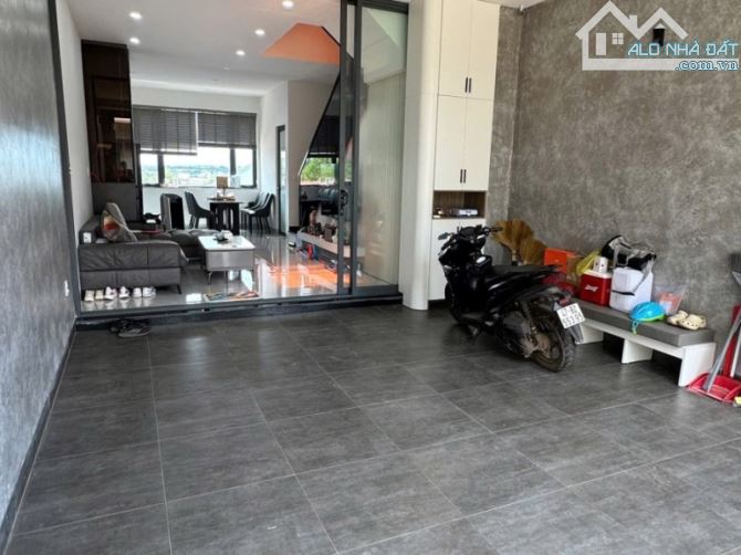 NHÀ KHU ĐẤU GIÁ LÊ VỤ, P TÂN LẬP