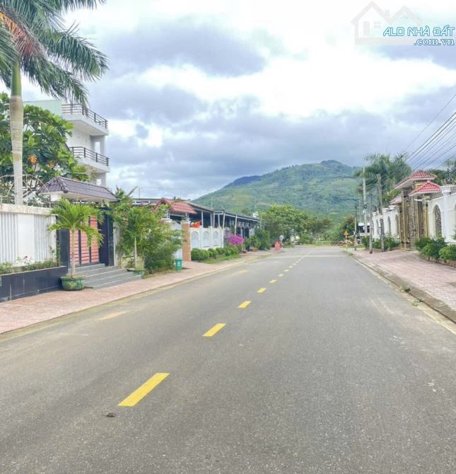 💥💥Bán đất mặt tiền đường Triệu Quang Phục, Blao, Bảo Lộc