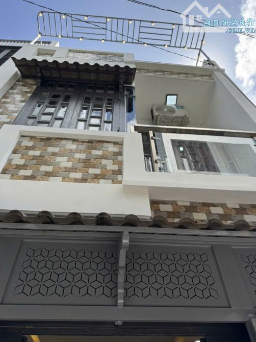 NHÀ 2 TẦNG MỚI SPA - HẺM Ô TÔ - VUÔNG VỨC 44 M2.