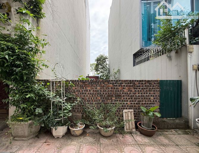 SIÊU PHẨM KINH DOANH ,BÁN ĐẤT ĐẤU GIÁ 75M-23 TỶ-TRUNG TÂM VIỆT HƯNG – LONG BIÊN