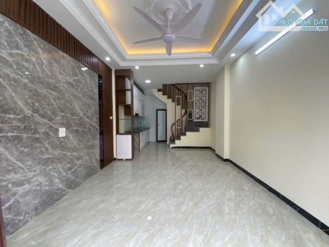 GIÁ NGON - BÁN NHÀ CỔ LINH, LONG BIÊN - ĐỐI DIỆN AEON - Ô TÔ ĐỖ CỬA - 36M² x 5T, NHỈNH 6 T
