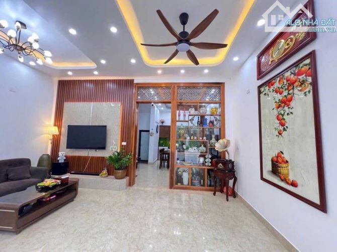 Bán nhà mặt đường trục chính KĐT Đông Nam Cường, TP HD, 66m2, mt 6.5m, 3.5 tầng, 5 ngủ