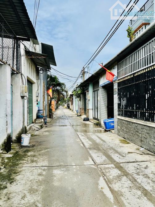 Gấp Bán đất gần chợ Bình Thành hẻm 6m xe hơi ngủ nhà 180m2 ngang gần 5- Nhỉnh 6 tỷ