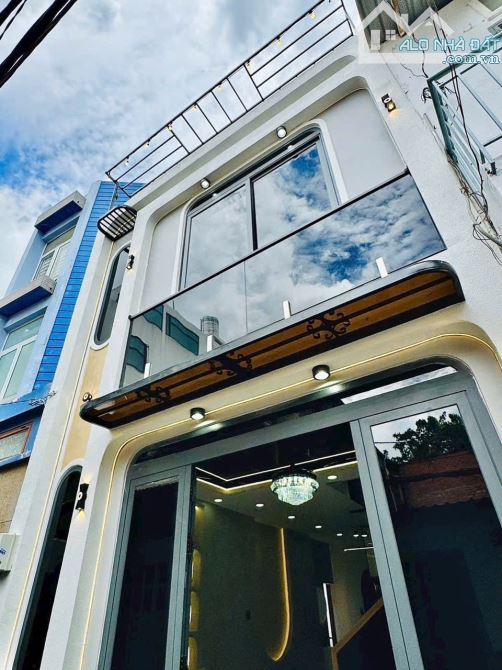 NHÀ MỚI Ở NGAY- BÁN NHÀ KHU PHÂN XICH LONG- 4,4 x 10- GIÁ 6,8tỷ