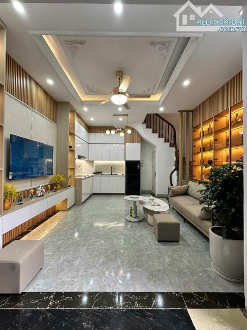 Yên Hòa • 30m² • 5 tầng • Mặt 4.5m • 3 ngủ khép kín • 7 Tỷ • Nhà mới đẹp như khách sạn 5★