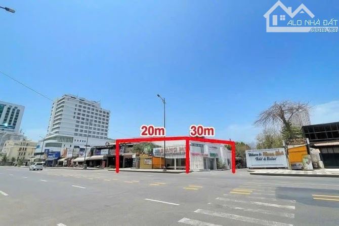 CHO THUÊ 600m2 CĂN GÓC MẶT TIỀN THÙY VÂN TRỰC DIỆN BIỂN
