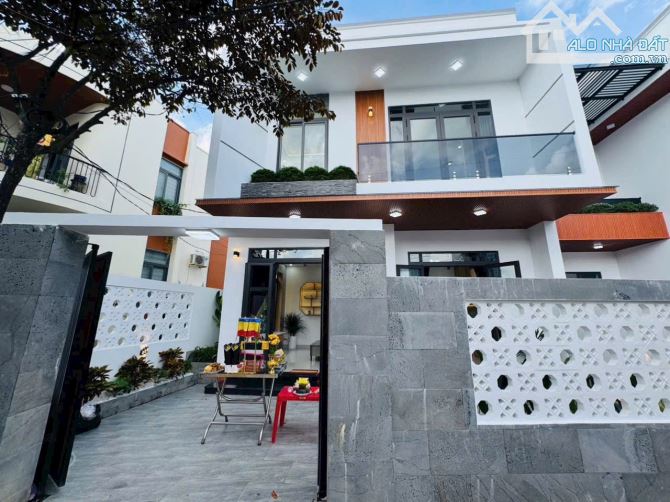 🏠🏠NHÀ 2 TẦNG 2 MẶT KIỆT 149 TRẦN PHÚ, TP HUẾ