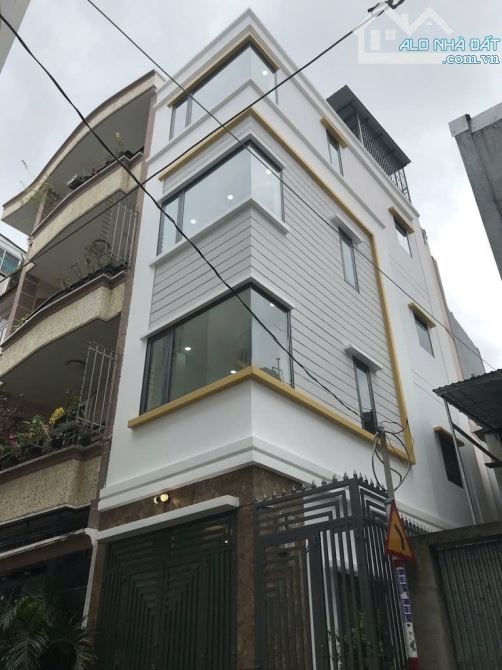 Nhà Cho Thuê Hẻm Đoàn Thị Điểm Phú Nhuận