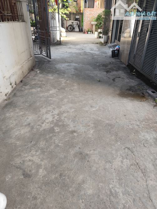 Bán gấp mảnh đất phố Bát Khối ô tô 40m2 mt3.6m giá 5.65 tỷ