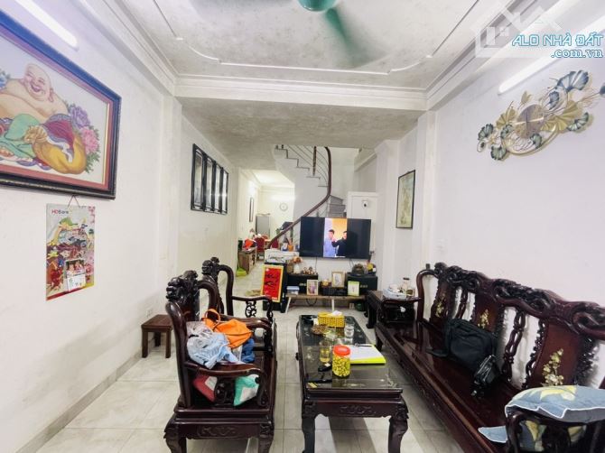 Nhà Đẹp 5 tầng - Lô Góc - 15M Oto tránh - Thạch Bàn giá 6 Tỷ