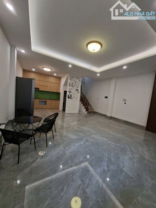 🏠 Đức Giang – 58m² – 5 tầng – giá hơn 6 tỷ 💥 Nhà dân xây chắc chắn, ở ngay