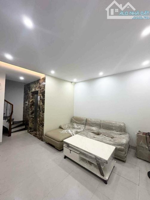 Nhà Đẹp 6 Tầng FULL Công Năng, Sang Xịn Mịn, Trung Tâm Cầu Giấy, 9,5 Tỷ, 38m2