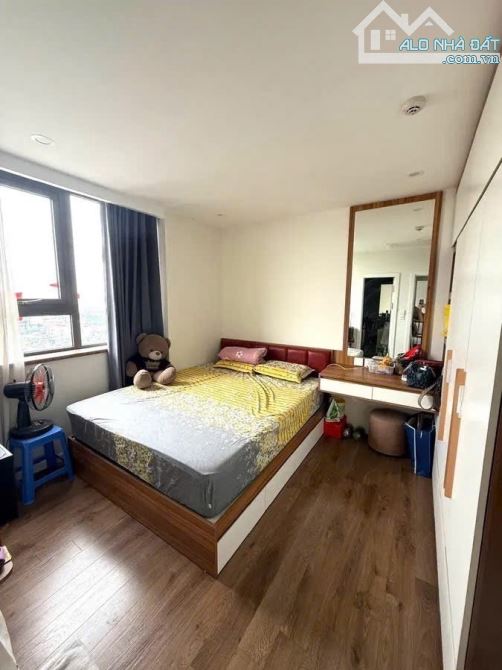 Bán chung cư An Quý Hưng Long Biên 68 mét? 2 ngủ, 2 vệ sinh, căn góc 4 tỷ nhỉnh