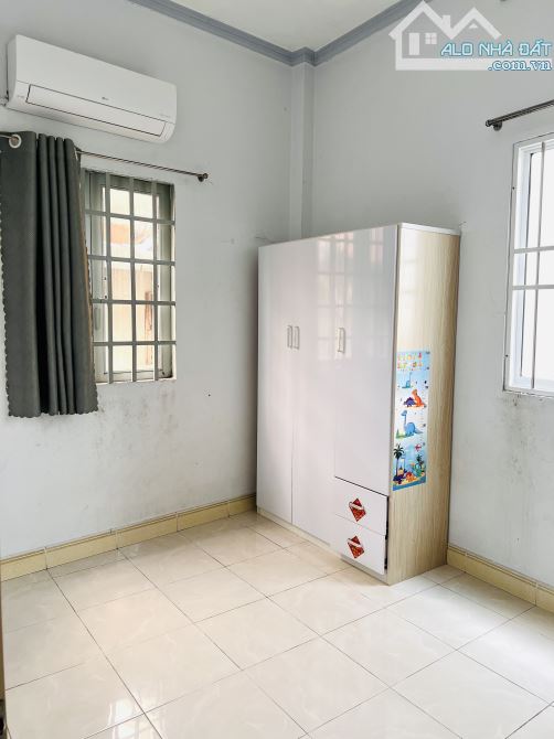 Phòng ban công phơi đồ riêng, 2 cửa sổ Quận 1 chỉ 3 triệu