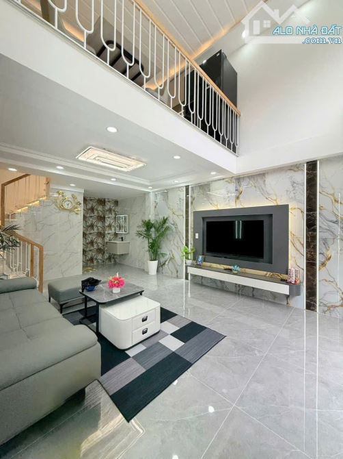 Nhà mới đẹp full nội thất, Trương Hoàng Thanh quận Tân Bình 52m2, 5 tầng mới - 10