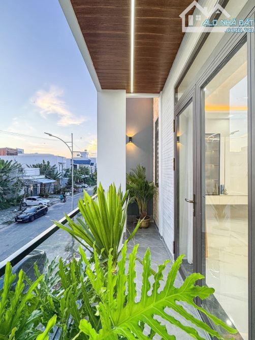 Nhà 2 lầu mới full nội thất đường D15 Hồng Loan giá 5 tỷ 800tr (Thương lượng) - 10