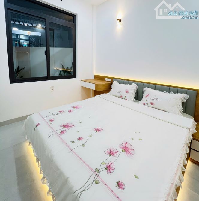 Bán căn nhà 2 tầng , 2 mặt tiền tuyệt đẹp toạ lạc ngay trung tâm thuộc kiệt  149 Trần Phú - 10