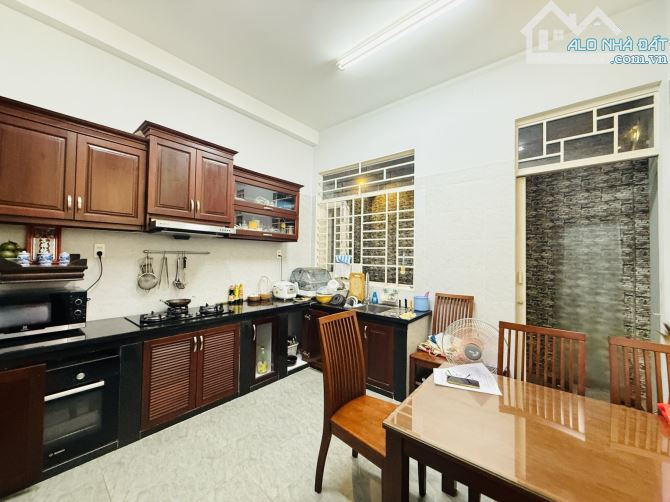 NHÀ TRUNG TÂM TÂN PHÚ – GẦN CHỢ TÂN HƯƠNG – GÒ DẦU – 65m2 (4.4m ❌ 15m) - 3 TẦNG CHỈ 7.2 TỶ - 10