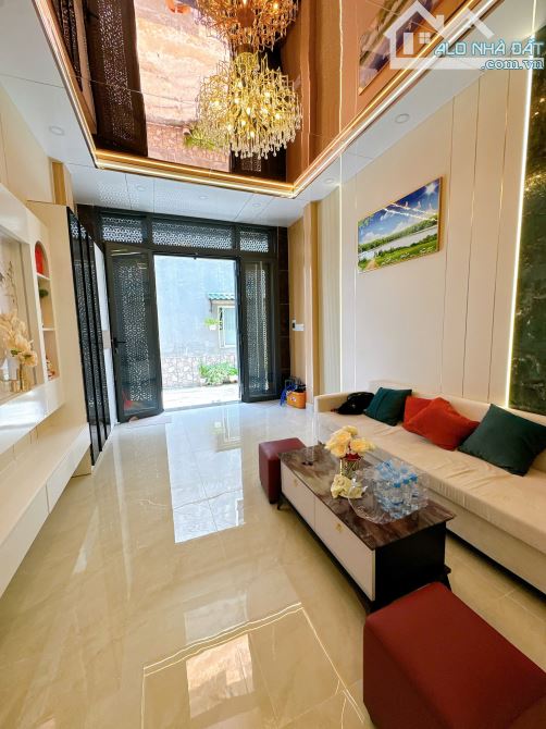 NHÀ ĐẸP MỚI SÁT MT PHẠM VĂN CHIÊU 4,5x11M - LỮNG 2 LẦU - 3PN -4WC - 6TY6. - 11