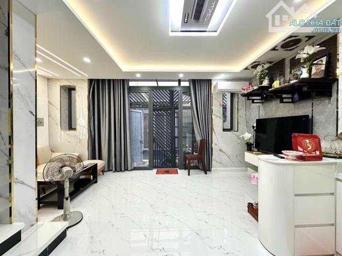 🏡 BÁN NHÀ GIÁ TỐT – CHỈ 2 TỶ 890 TRIỆU 📍 Vị trí: Mặt tiền đường Hưng Long, xã An Phú Tây - 11