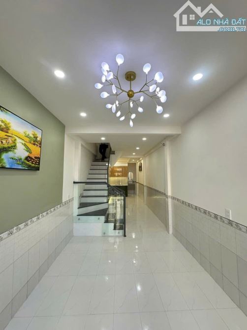 Bán Nhà Lầu Hẻm 105 Trần Quang Diệu - Thông Về 115 CMT8 - 1