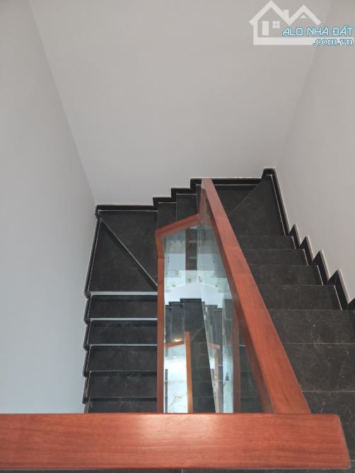 BÁN NHÀ 3 TẦNG HẺM XE HƠI PHƯỚC THIỆN QUẬN 9, SÁT VINHOMES, 62M2, 4PN, SỔ HỒNG RIÊNG - 1